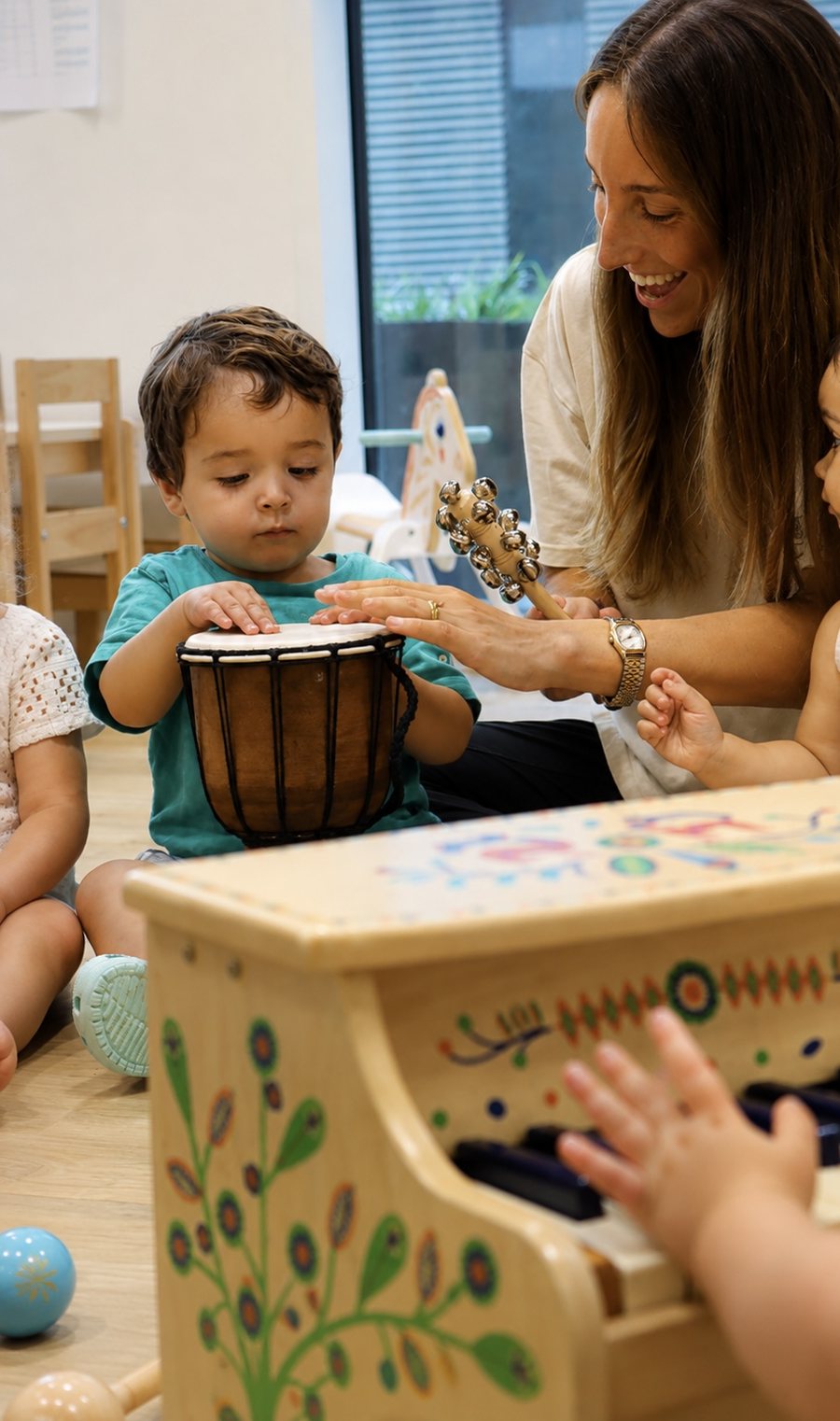 Atelier musique avec un djembé